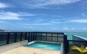 Apart na Pajuçara em frente as piscinas naturais